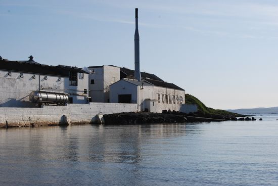 BOWMORE_distillery BOWMORE_distillery